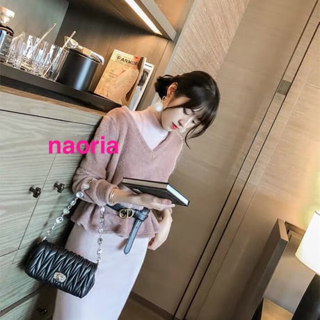 即納　Ｖネックフェイクファートップス＋ハイネックノースリーブニットワンピースセット