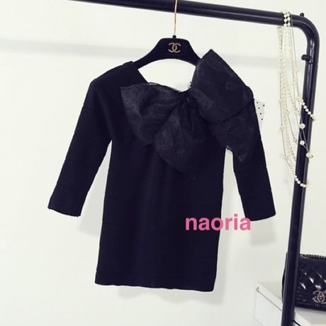 即納再再入荷 ２色展開ドットリボンオフショルトップス