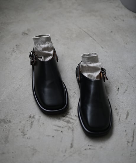 Clog belt shoes