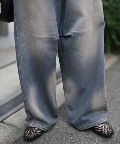 ダーツデザインワイドデニムパンツ