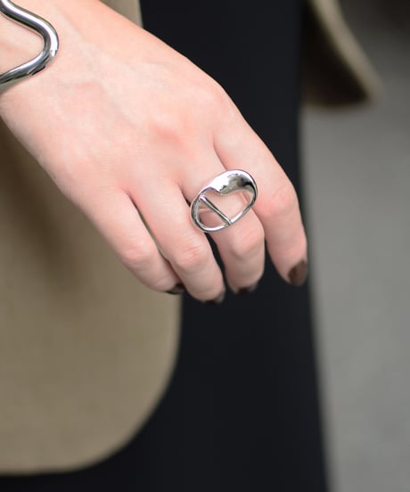 【アクセ1100円均一】Circle T Ring