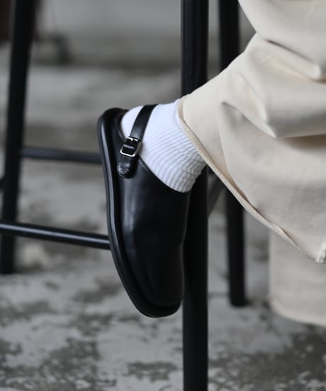 Clog belt shoes