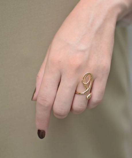 【アクセ1100円均一】Loop Ring