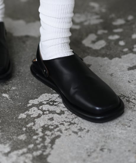 Clog belt shoes