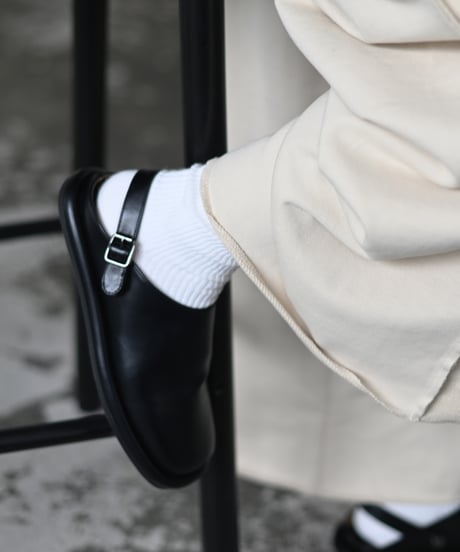 Clog belt shoes