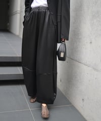 カーブシルエットサテンワイドパンツ