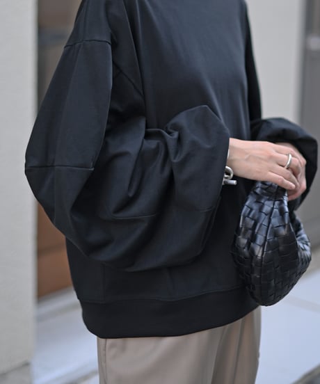 ≪再入荷≫カットアウトボリュームスリーブカットソー