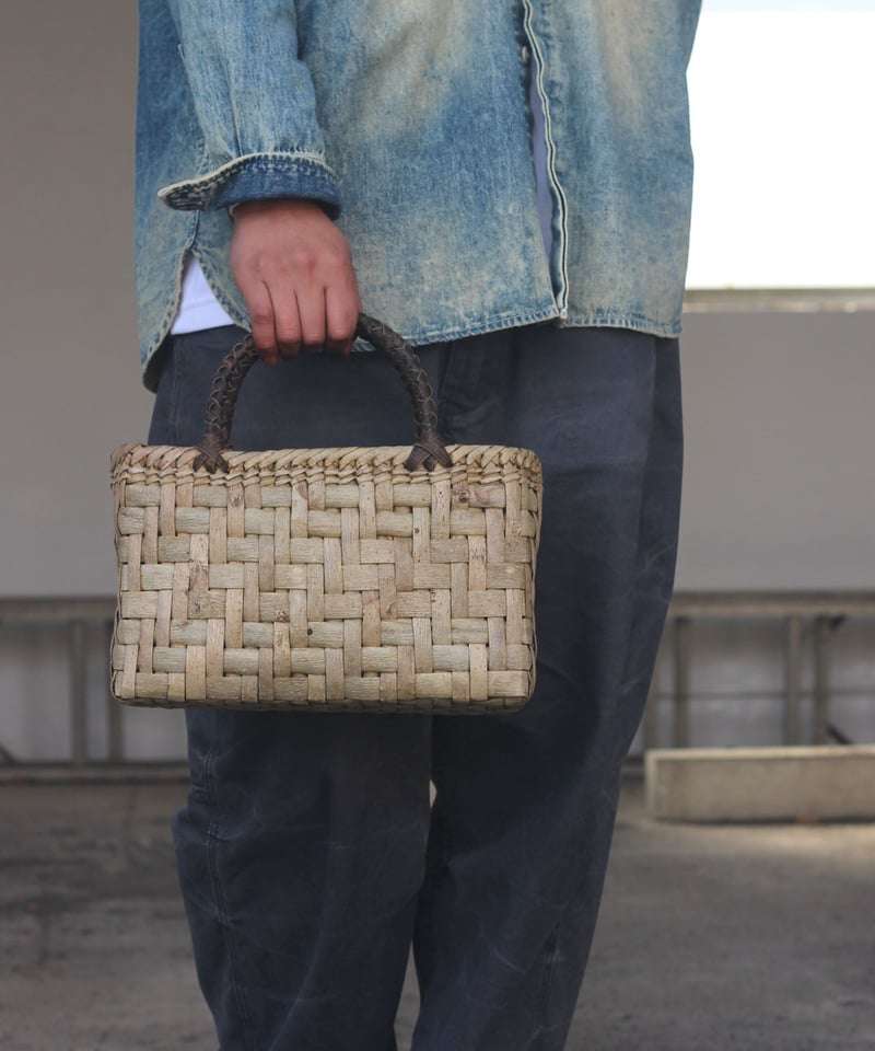 網代編み/表皮』沢胡桃樹皮のかごバッグ 横幅28cm (オズのかごバッグ