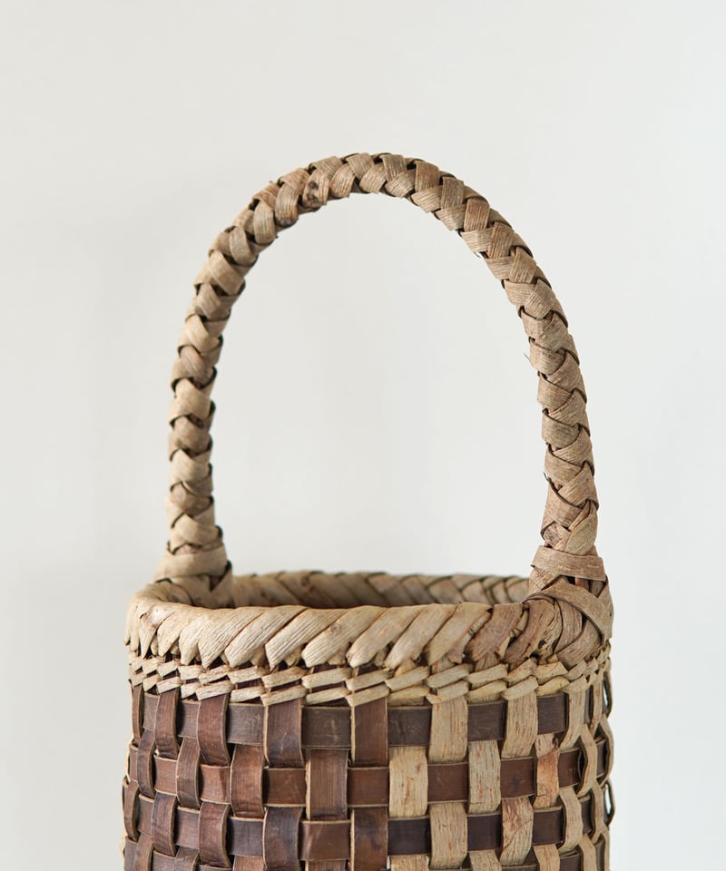 ◻️現行品◻️胡桃かごバッグ◻️新品未使用 平織り 表皮』沢胡桃樹皮のかごバッグ 横幅24cm (オズのかご