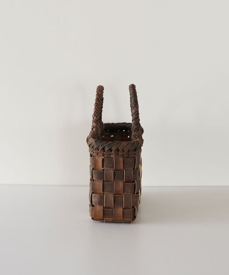 コンパクト 平織り』胡桃樹皮のかごバッグ 横幅20cm (オズのかごバッグ