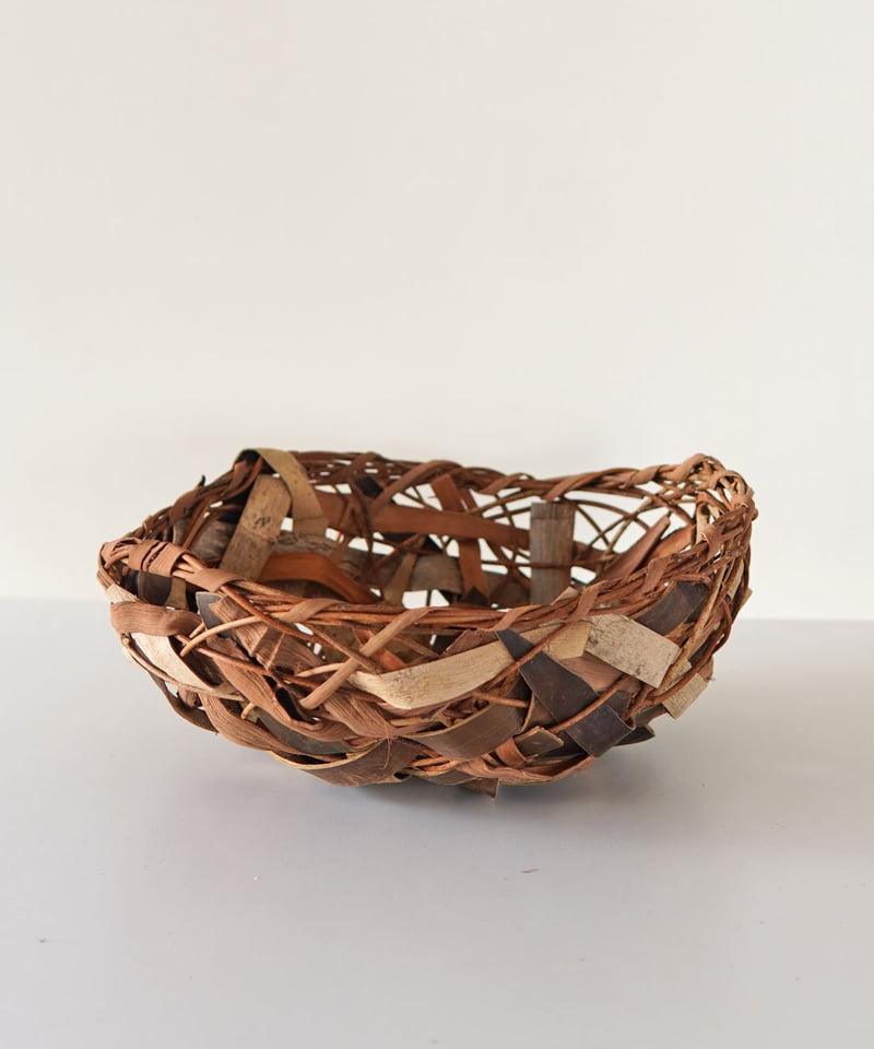 胡桃×山葡萄×あけび の 乱れ編み 置き籠 直径32cm (オズのかごバッグ