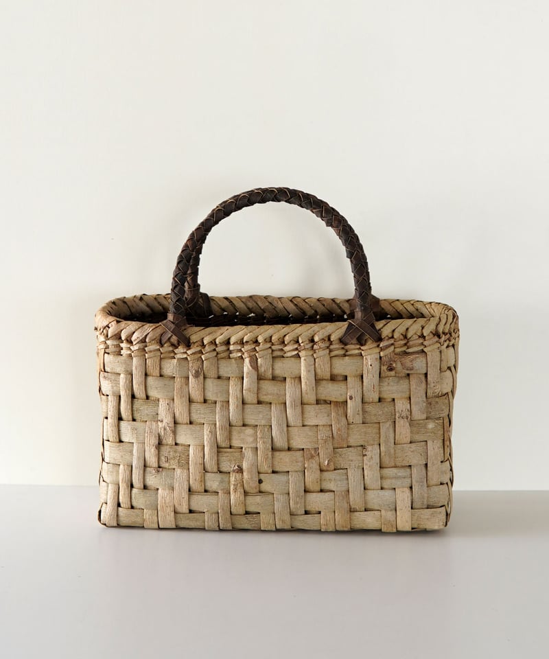網代編み/表皮』沢胡桃樹皮のかごバッグ 横幅28cm (オズのかごバッグ