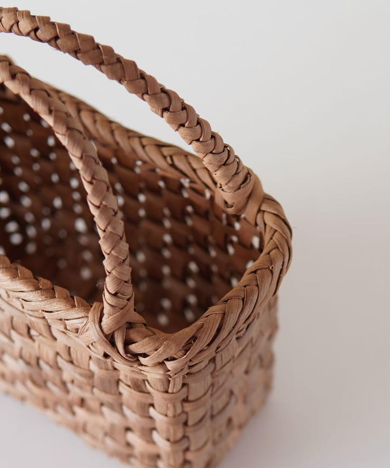 コンパクトサイズ 平織り』山葡萄のかごバッグ 横幅21cm (オズのかご