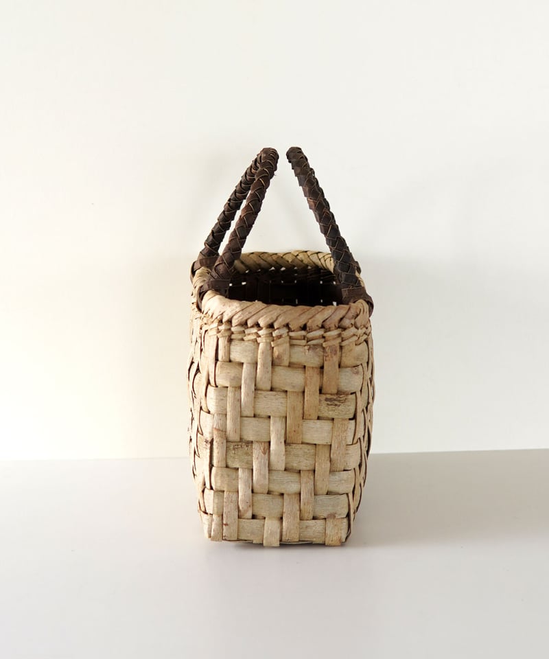 網代編み/表皮』沢胡桃樹皮のかごバッグ 横幅28cm (オズのかごバッグ