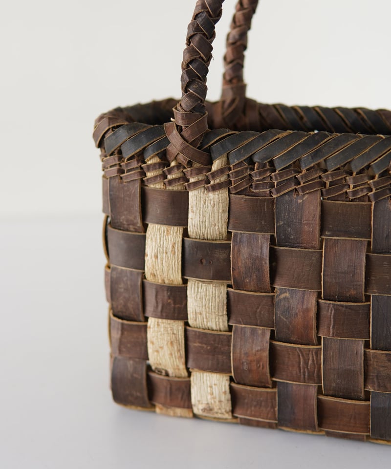 コンパクト 平織り』胡桃樹皮のかごバッグ 横幅20cm (オズのかごバッグ