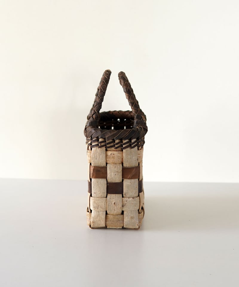 コンパクト 平織り』胡桃樹皮のかごバッグ 横幅20cm (オズのかごバッグ