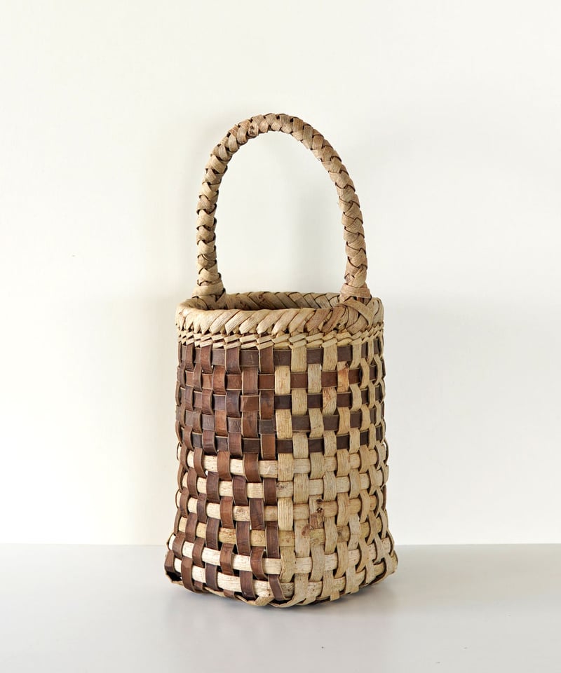 マルツツ 平織 表皮』沢胡桃樹皮のかごバッグ (オズのかごバッグ