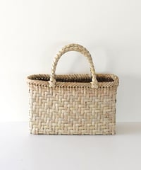 『表皮 網代編み』胡桃樹皮のかごバッグ 横幅29cm (オズのかごバッグ)