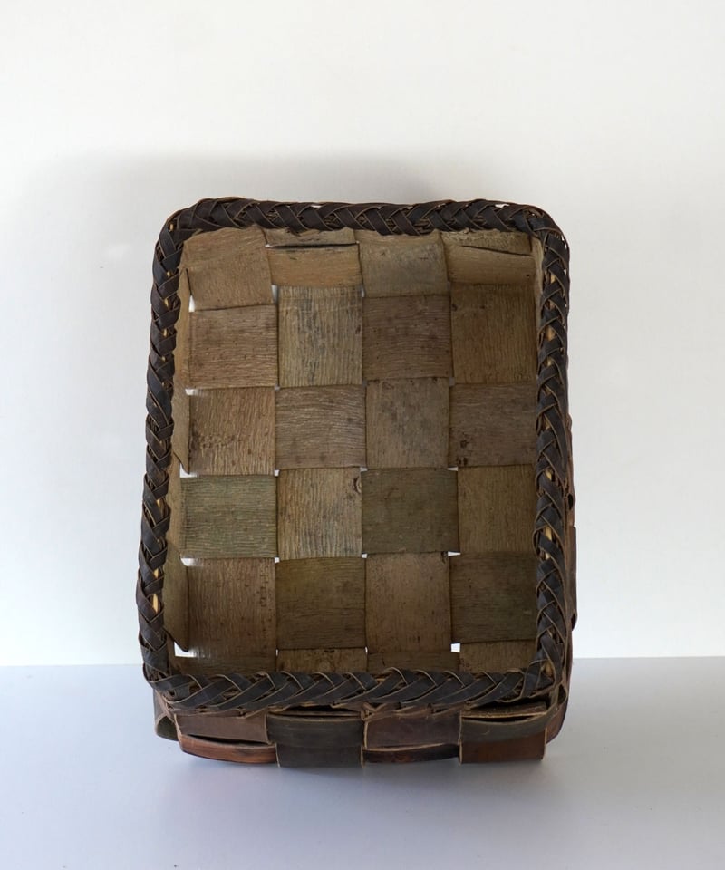 28cm×22cm 沢胡桃 置き籠 平織り 裏皮※色ムラあり (オズのかご
