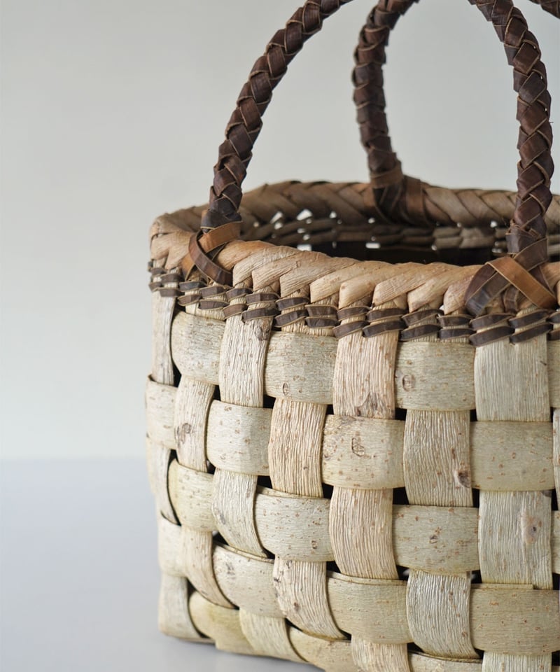 丸み フト平織り 表皮』沢胡桃樹皮のかごバッグ 横幅30cm (オズ