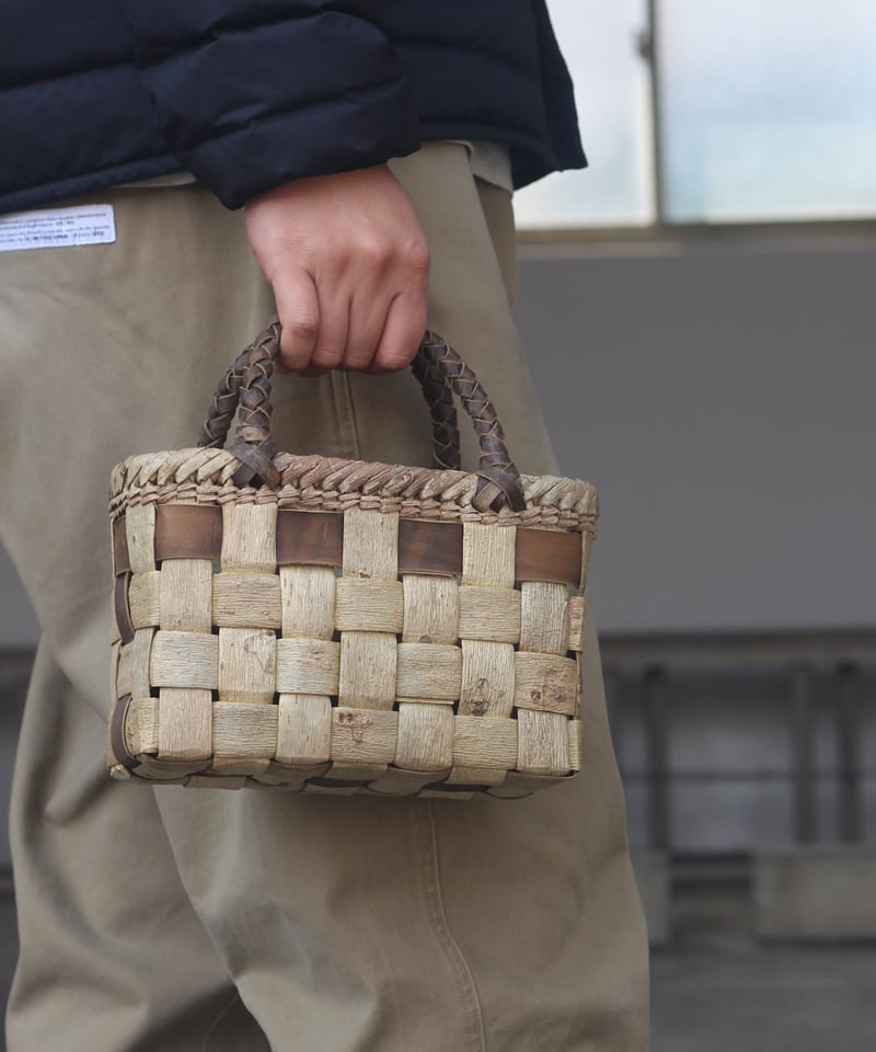 コンパクト2 表皮×裏皮』胡桃樹皮のかごバッグ 横幅22cm (オズの コンパクト2 表皮×裏皮』胡桃樹皮のかごバッグ 横幅22cm (オズの