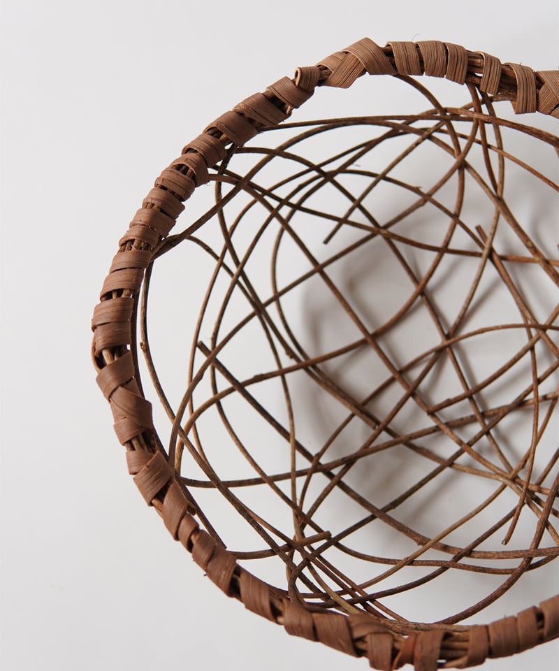 あけび×山葡萄 乱れ編み 透かし 丸型置き籠 (オズのかごバッグ) | オズ