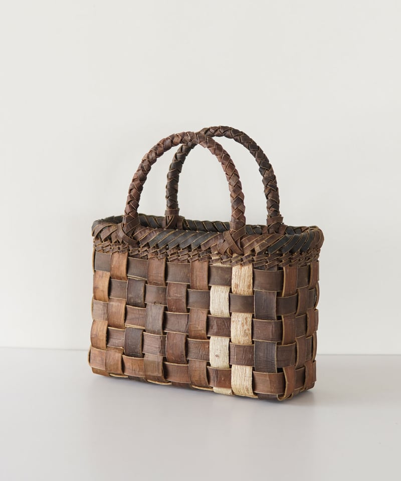 コンパクト 平織り』胡桃樹皮のかごバッグ 横幅20cm (オズのかごバッグ