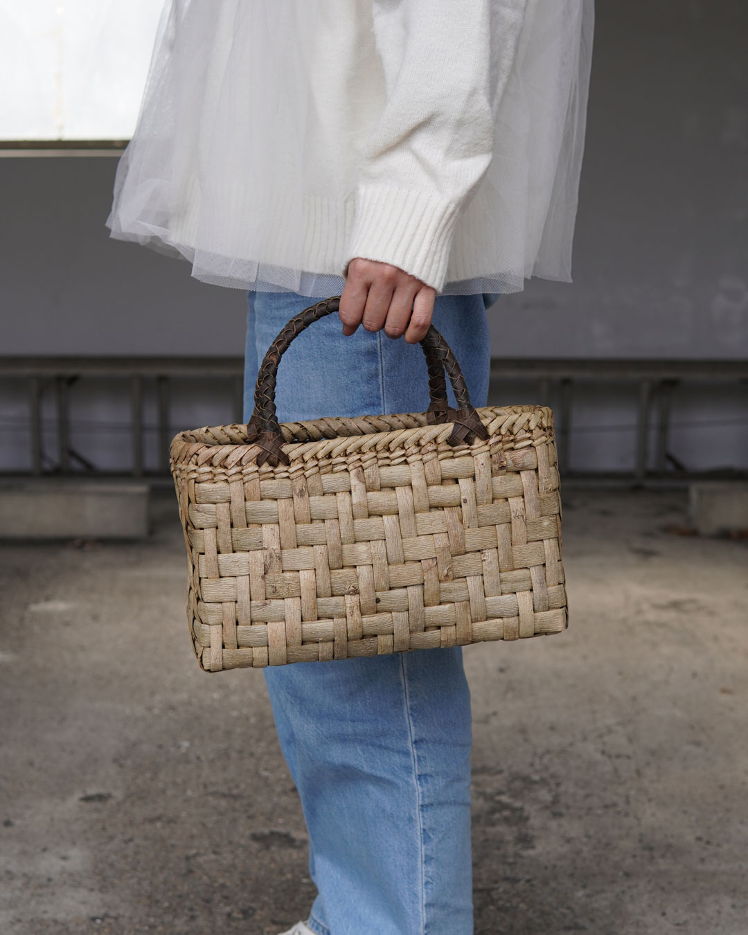 網代編み/表皮』沢胡桃樹皮のかごバッグ 横幅28cm (オズのかごバッグ