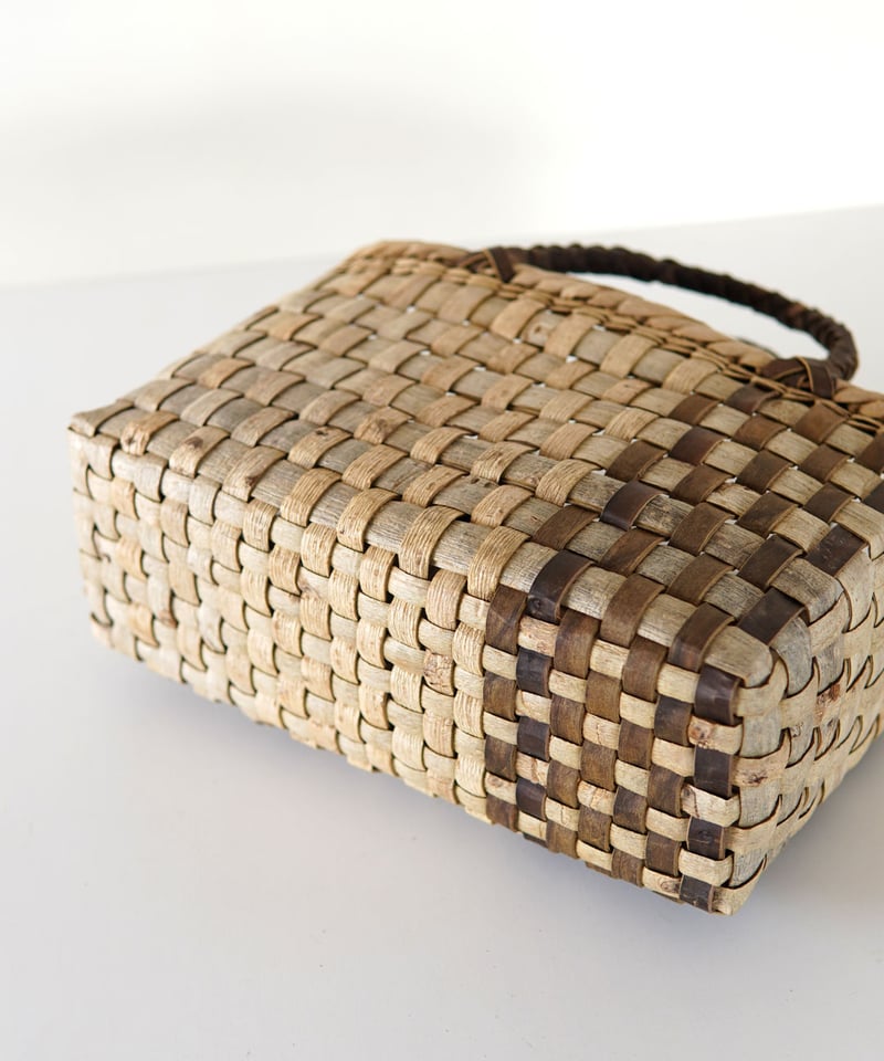 平織/表皮×裏皮』沢胡桃樹皮のかごバッグ 横幅29cm (オズのかご 平織/表皮×裏皮』沢胡桃樹皮のかごバッグ 横幅29cm (オズのかご