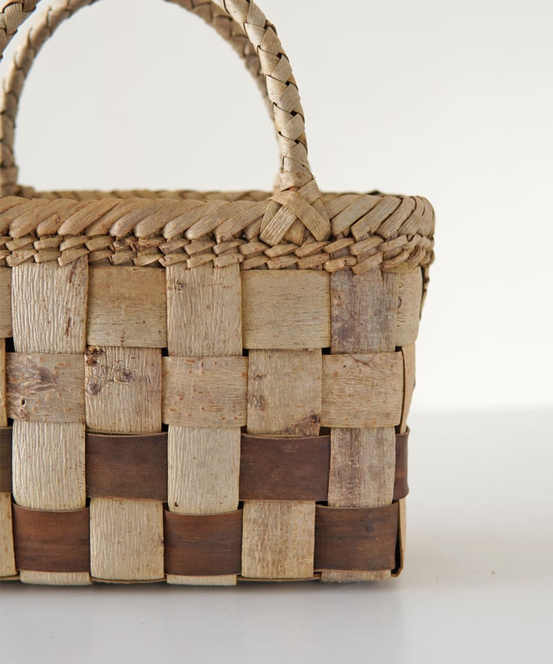 コンパクト2 平織り/表皮×裏皮』胡桃樹皮のかごバッグ 横幅22cm (オズ