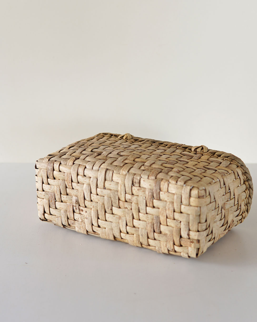 網代編み 表皮』胡桃樹皮のかごバッグ 横幅29cm (オズのかごバッグ