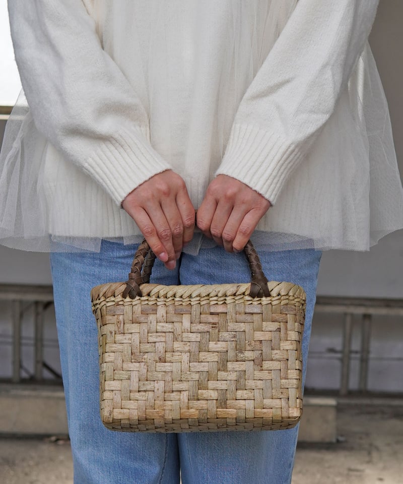 コンパクト2 網代編み/表皮』沢胡桃樹皮のかごバッグ 横幅22cm (オズの