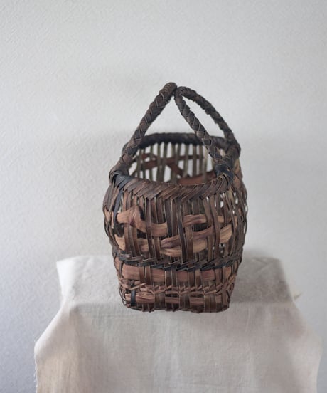 『nomado』沢胡桃+山葡萄樹皮のかごバッグ 横幅35cm (オズのかごバッグ)