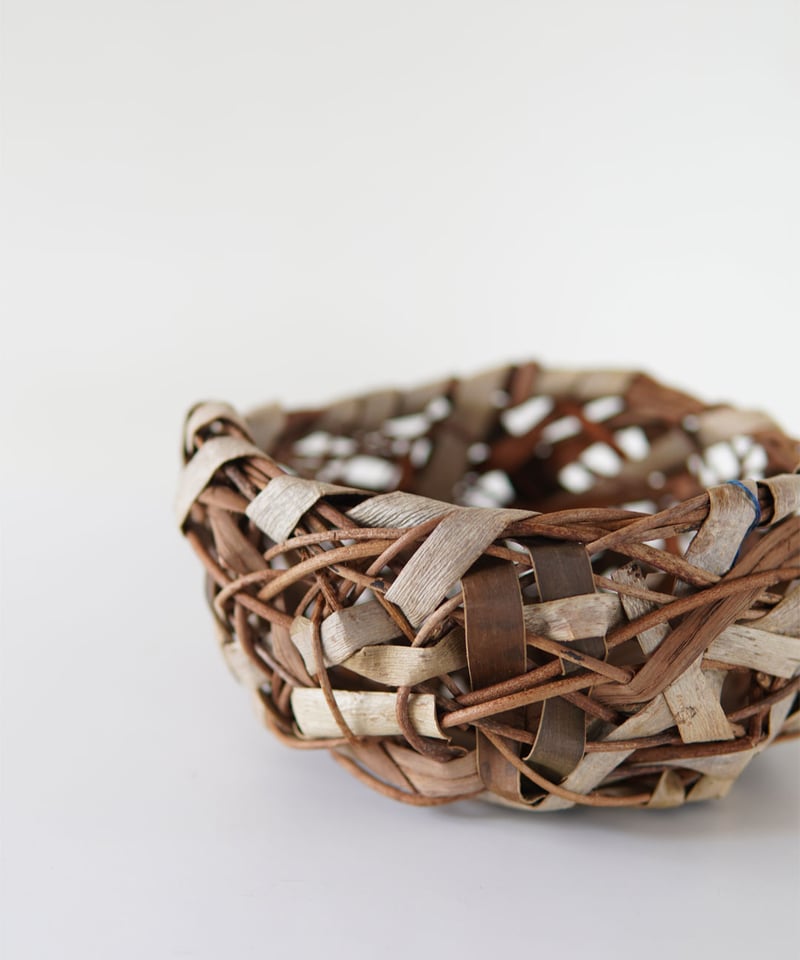 あけび×胡桃×山葡萄 乱れ編み 置き籠 直径22cm (オズのかごバッグ