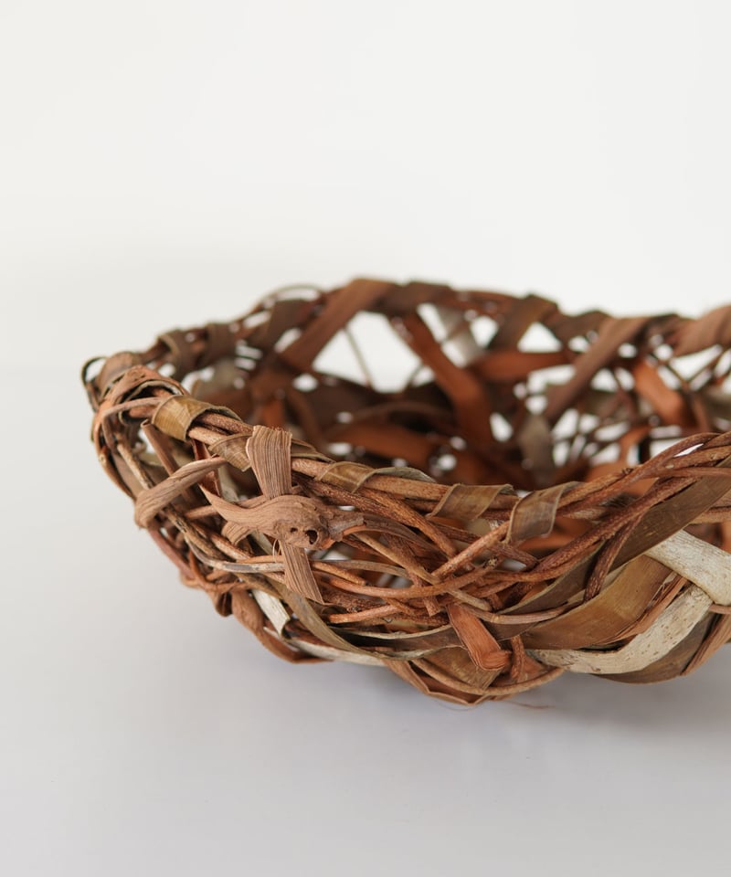 胡桃×山葡萄×あけび の 乱れ編み 置き籠 直径32cm (オズのかごバッグ