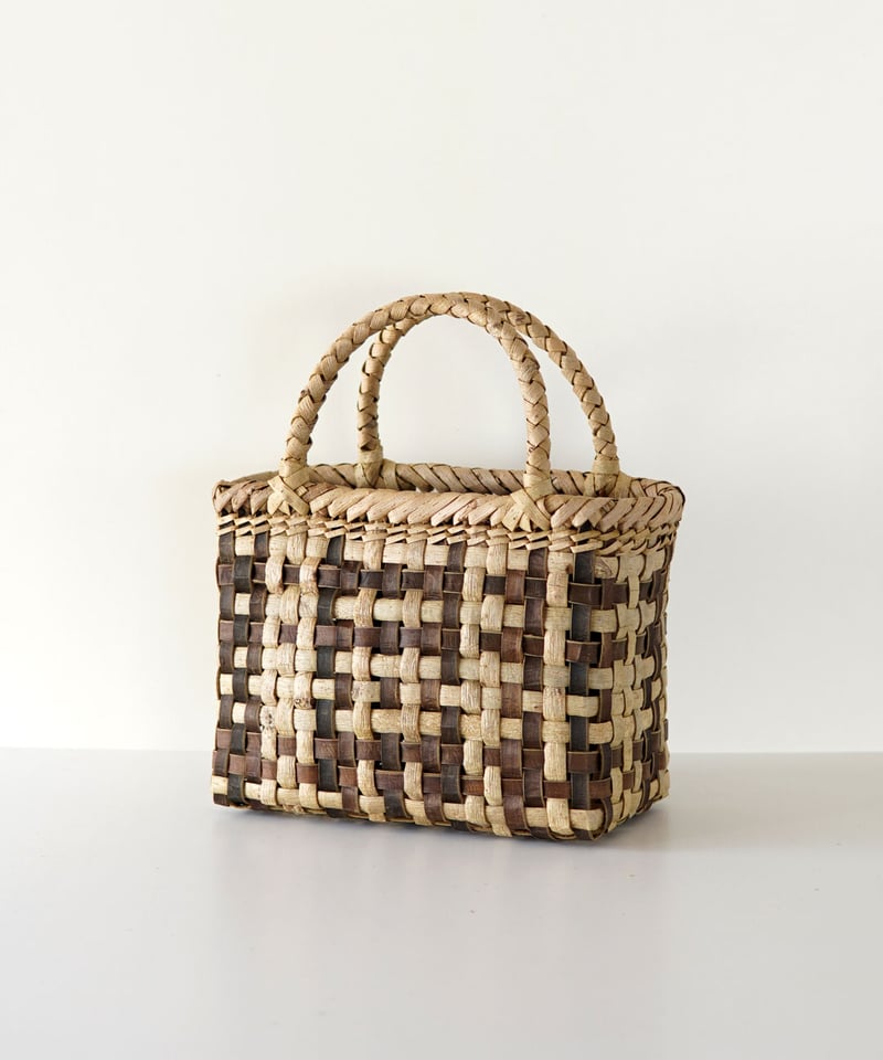 ◻️現行品◻️胡桃かごバッグ◻️新品未使用 平織/ランダムチェック柄』沢胡桃樹皮のかごバッグ 横幅23cm