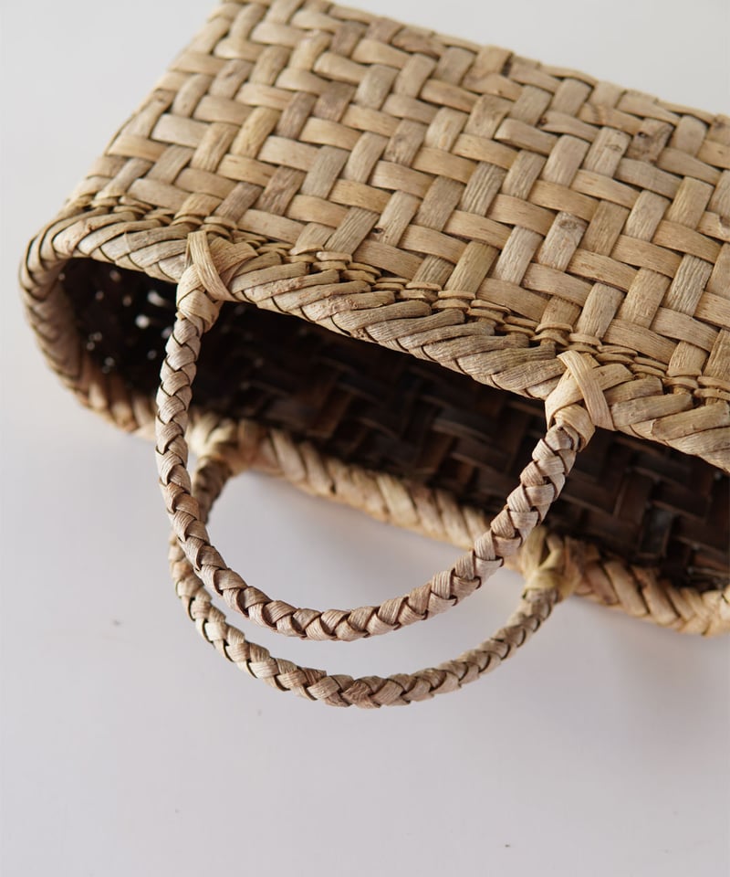 網代編み 表皮』胡桃樹皮のかごバッグ 横幅29cm (オズのかごバッグ