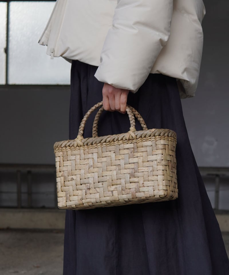 胡桃皮網代編み籠バック 網代編み 表皮』胡桃樹皮のかごバッグ 横幅29cm (オズのかごバッグ