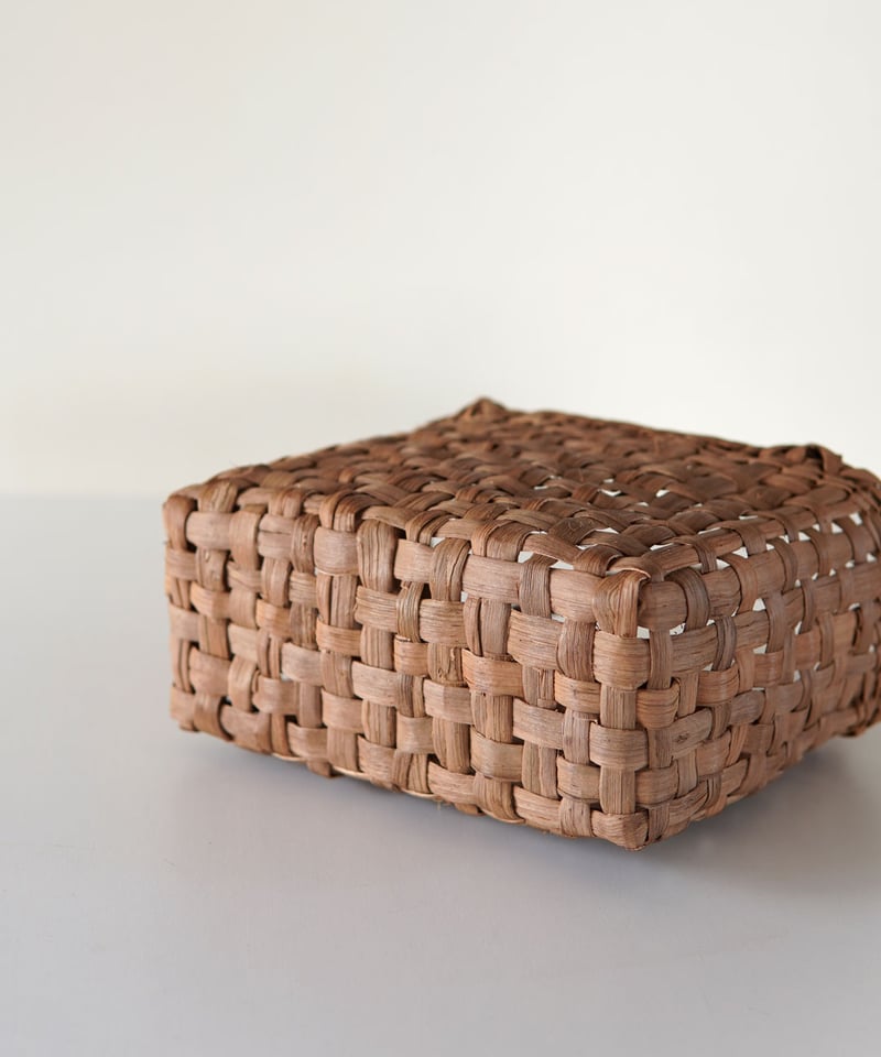 コンパクトサイズ 平織り』山葡萄のかごバッグ 横幅21cm (オズのかご