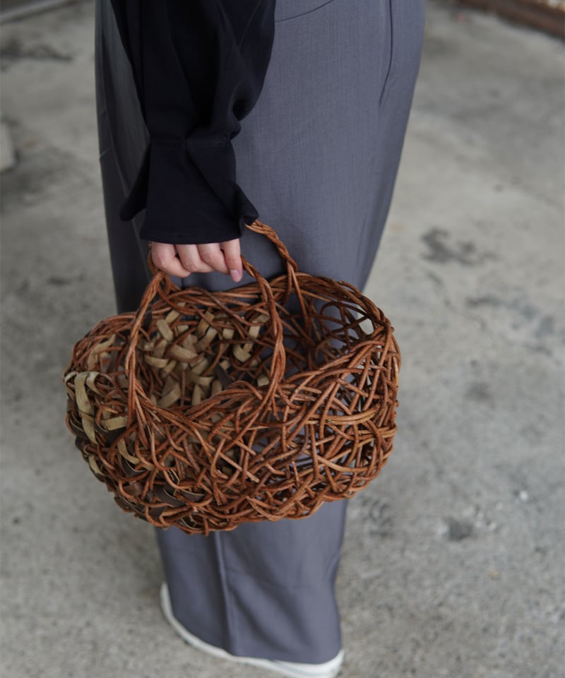 あけび×沢胡桃 表皮×裏皮 透かし 乱れ編み かごバッグ 横幅30cm(オズの