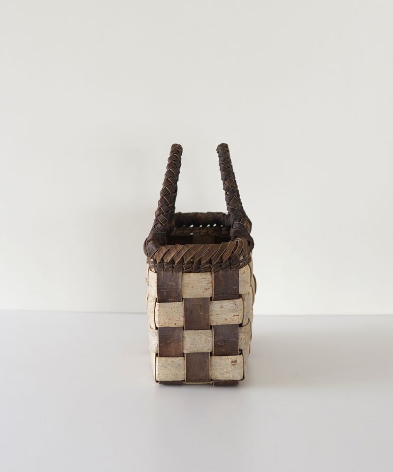 コンパクト2 平織り/表皮×裏皮』胡桃樹皮のかごバッグ 横幅22cm (オズ