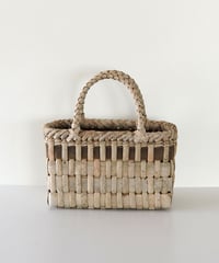 『表皮 平織り』胡桃樹皮のかごバッグ 横幅23cm (オズのかごバッグ)