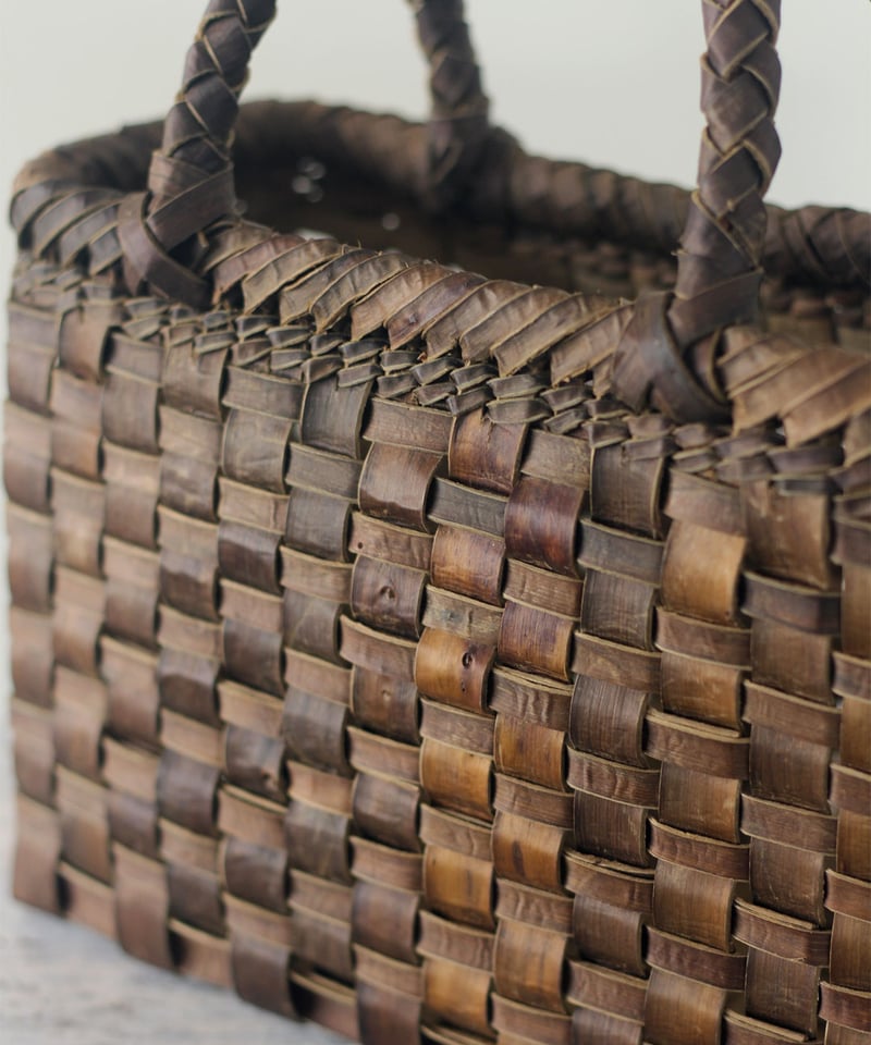 平織り 裏皮』沢胡桃樹皮のかごバッグ 横幅25cm (オズのかごバッグ  