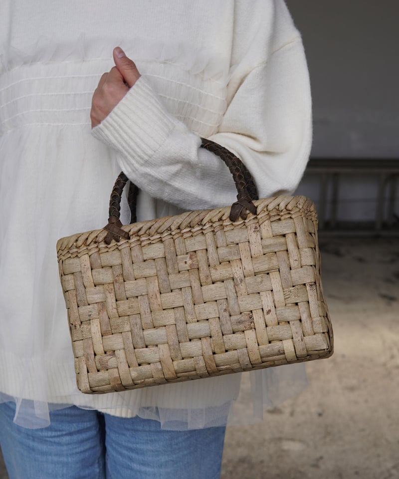 網代編み/表皮』沢胡桃樹皮のかごバッグ 横幅28cm (オズのかごバッグ