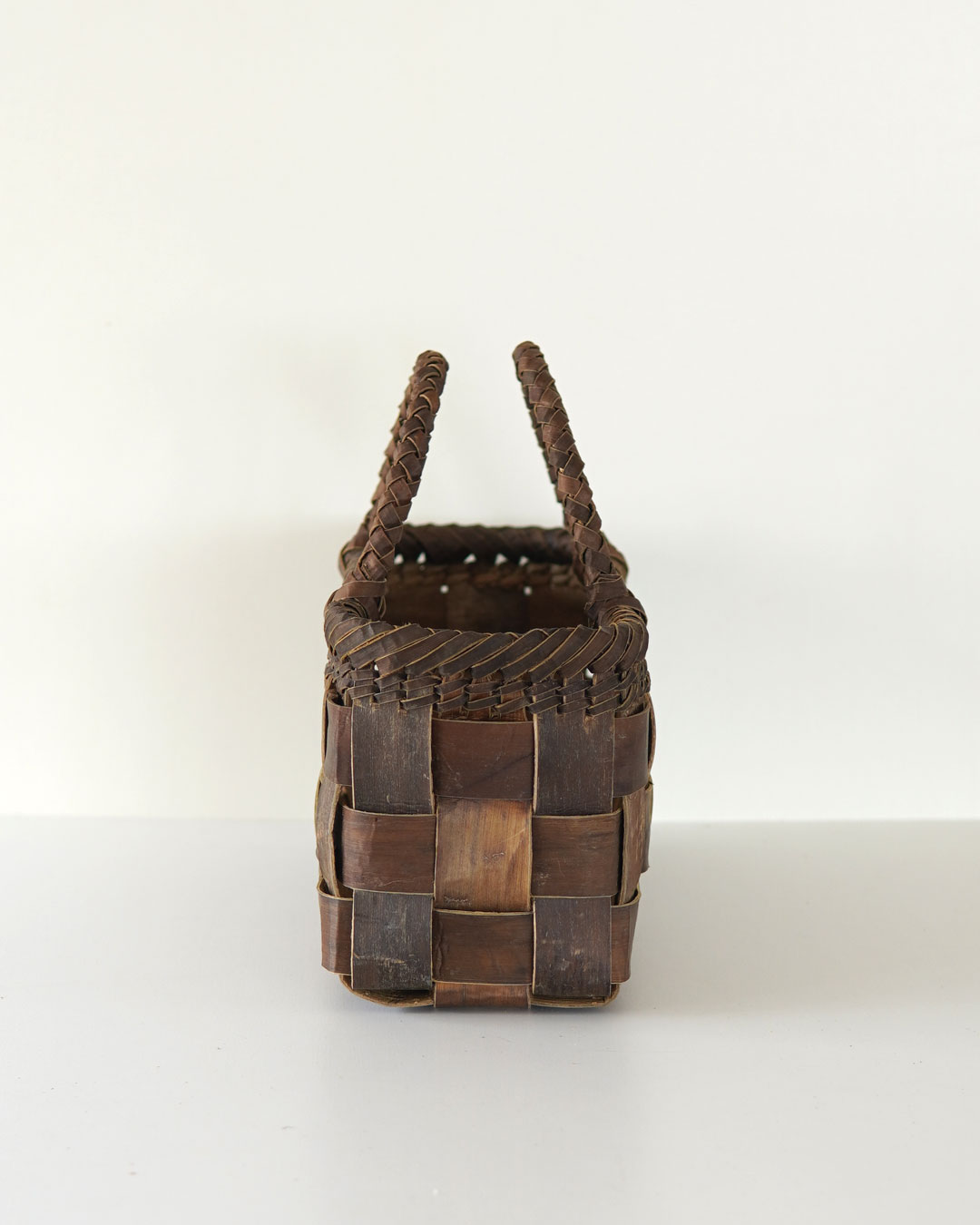 胡桃　横長バッグ 横長 フト編み 裏皮』沢胡桃樹皮のかごバッグ 横幅30cm (オズの