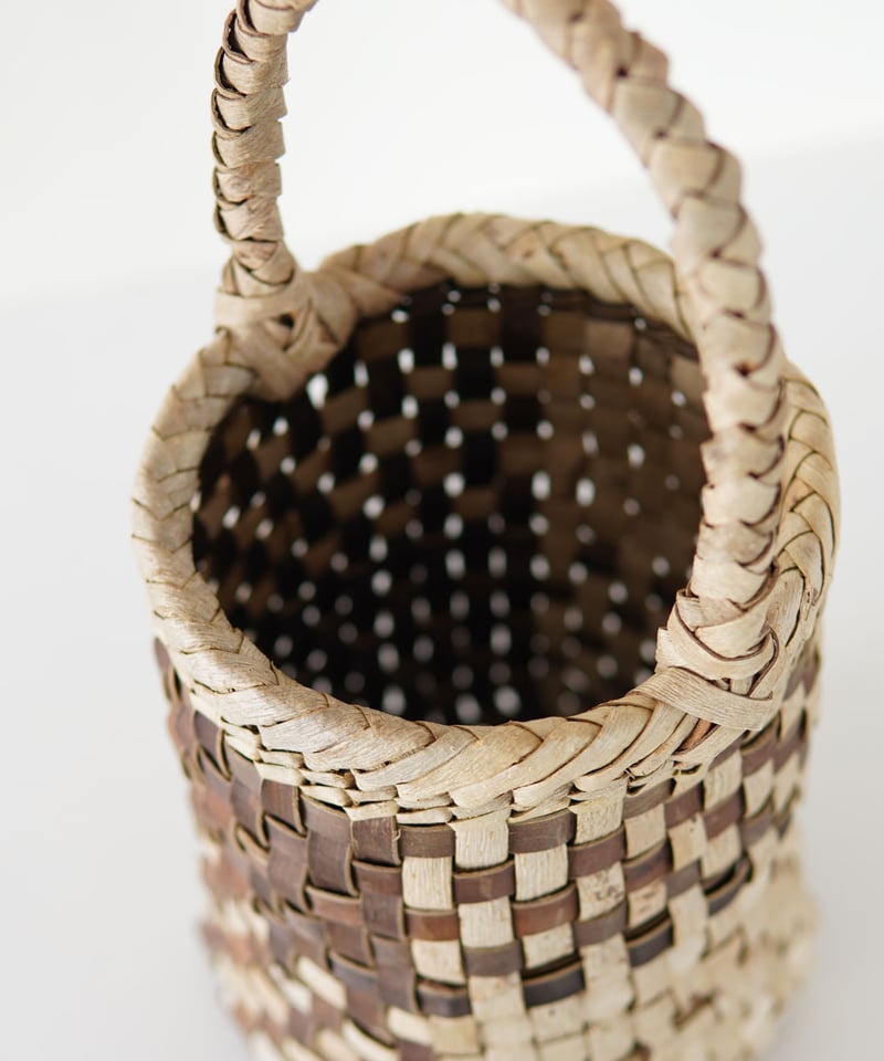 マルツツ 平織 表皮』沢胡桃樹皮のかごバッグ (オズのかごバッグ