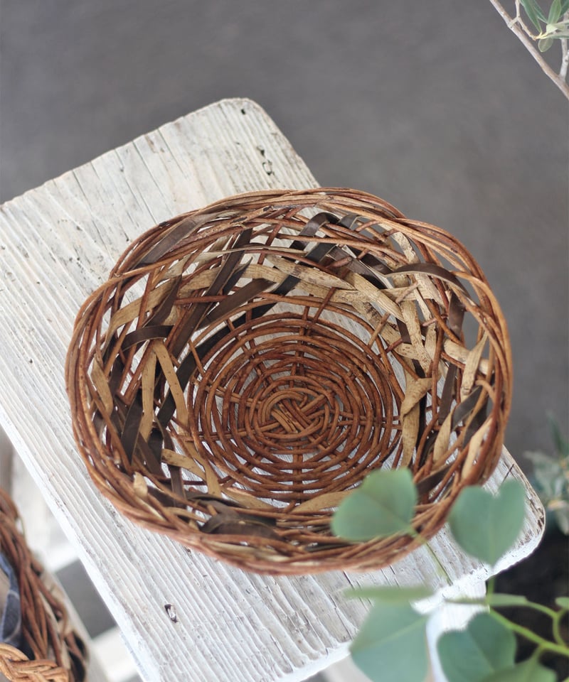 あけび×沢胡桃 乱れ編み置き籠 浅目 (オズのかごバッグ) | オズのかご  