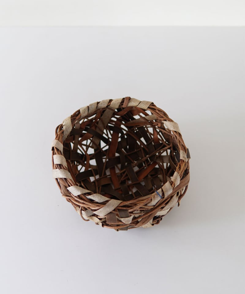 あけび×胡桃×山葡萄 乱れ編み 置き籠 直径22cm (オズのかごバッグ