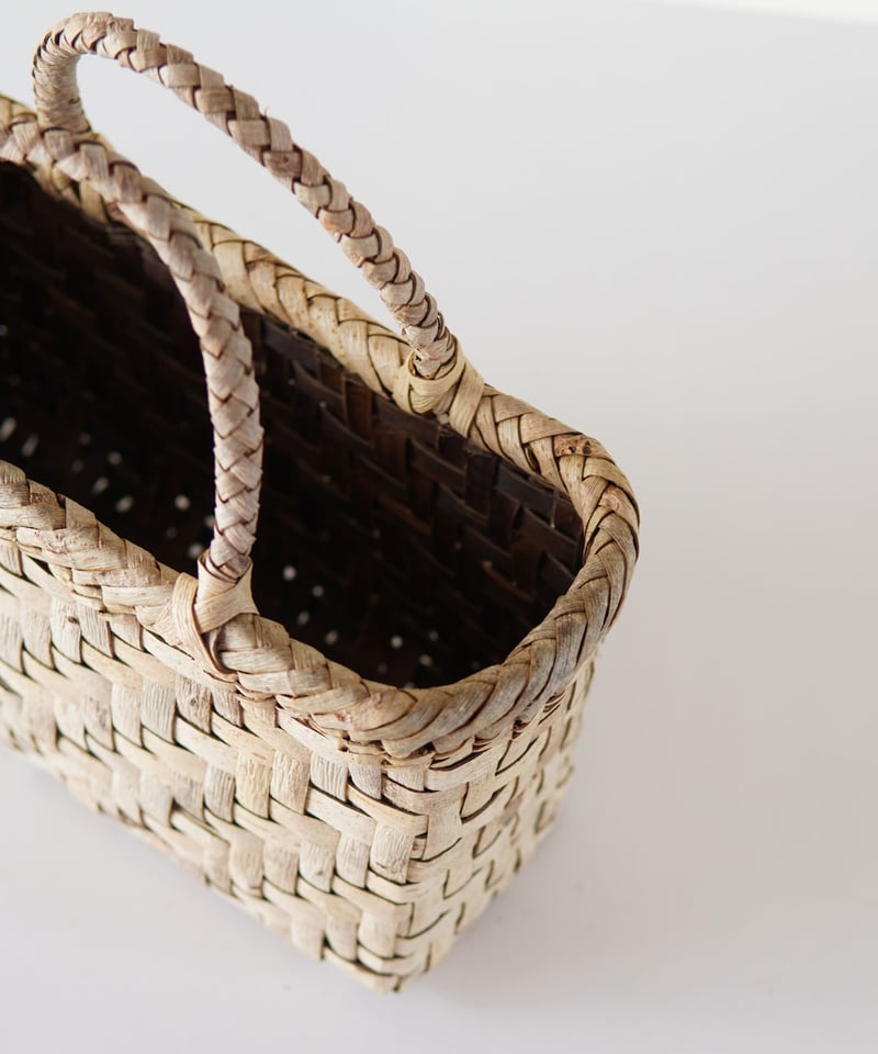 網代編み 表皮』胡桃樹皮のかごバッグ 横幅29cm (オズのかごバッグ