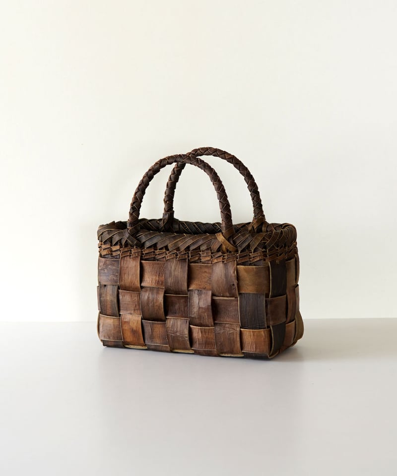 胡桃素材のブラウンかごバッグ 胡桃素材のブラウンかごバッグ 3ac8716e6c90553c6d1409e38baca9